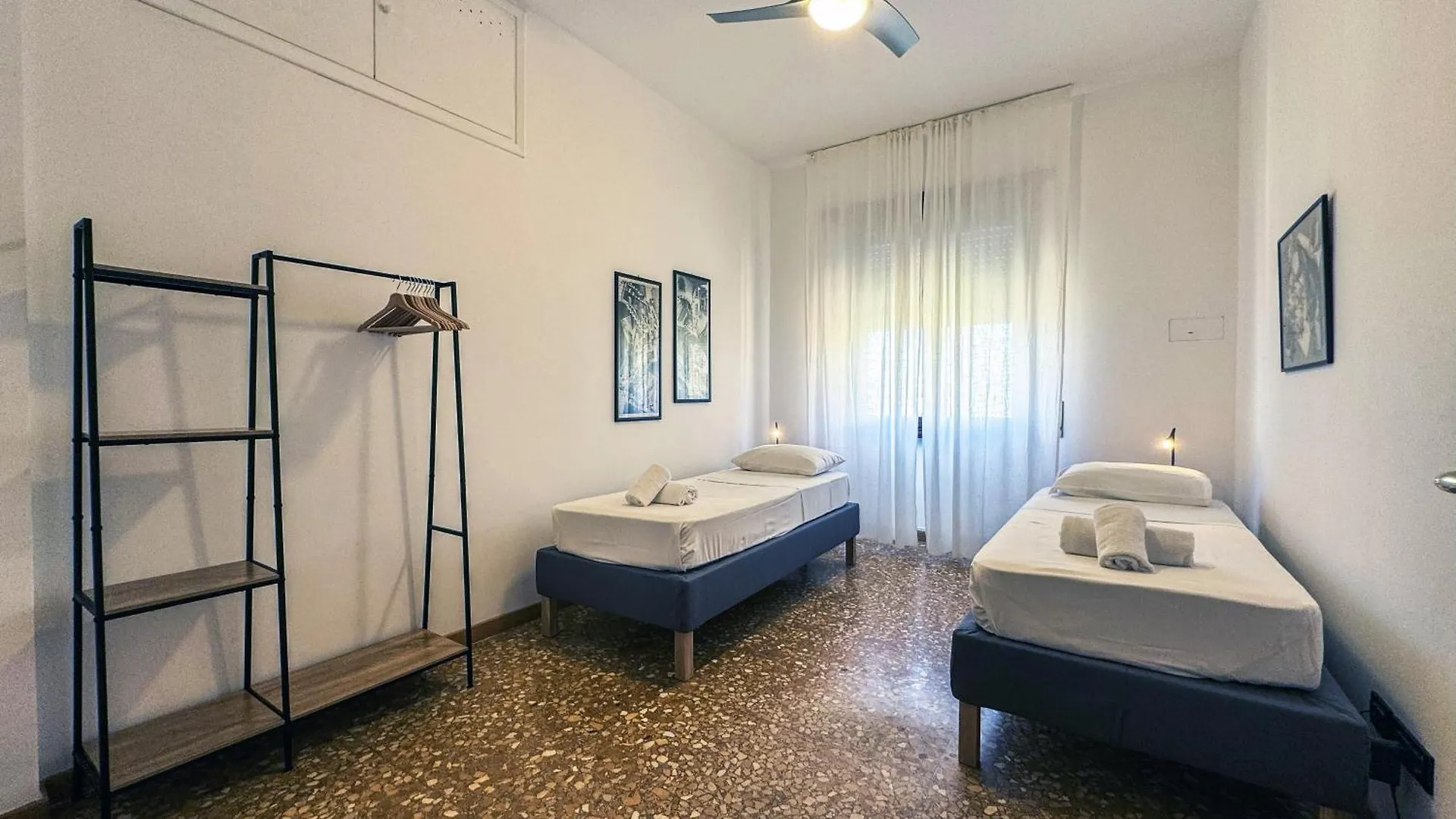 Escher'S Penthouse On Nomentana ローマ イタリア